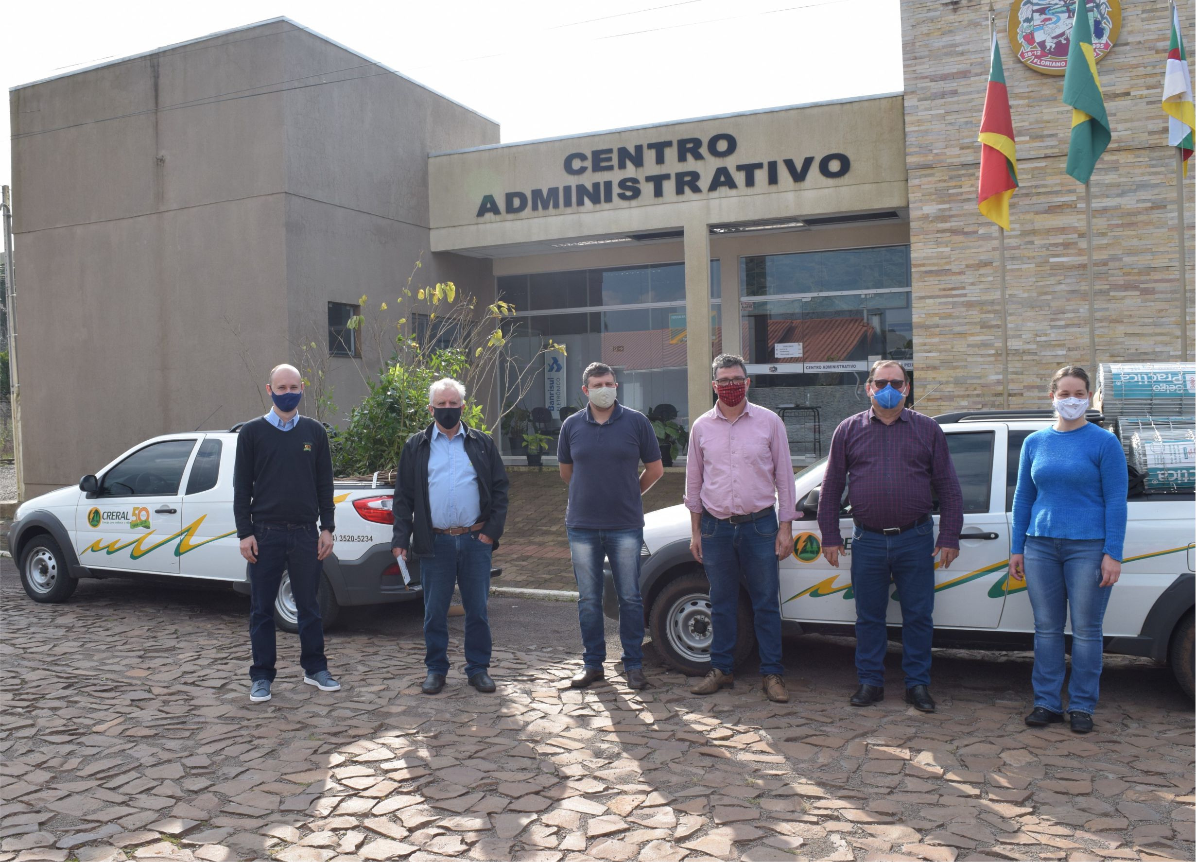 Creral doa 200 mudas de árvores para Floriano Peixoto